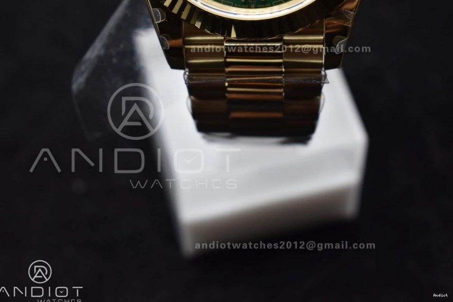 President Gain Markers Bracelet Roman DayDate Green on V A3255 904L Dial Weight GMF EasyMatch YG Steel 754 40 0707